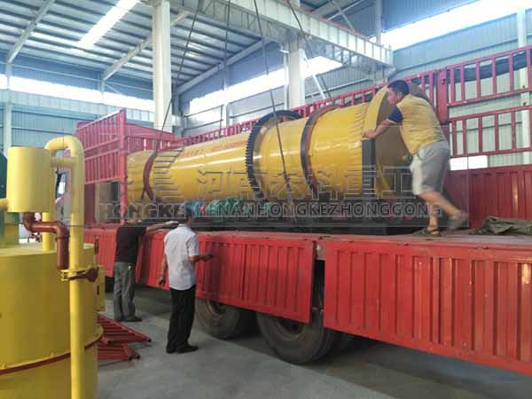 陜西韓城雞2m&times;8m雞糞烘干機(jī)發(fā)貨現(xiàn)場(chǎng)